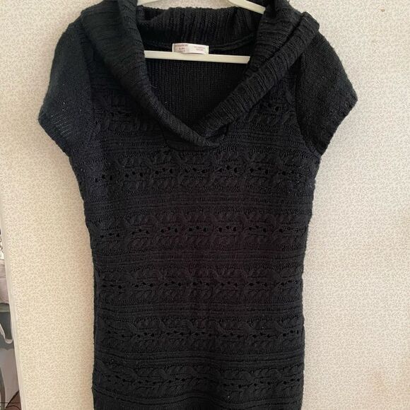 No Boundaries sweater  - Picture 1 of 5